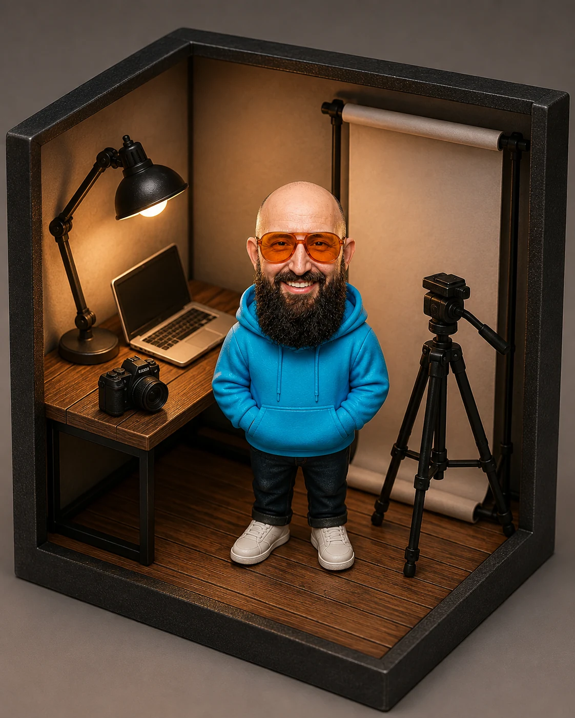 Zielbeispiel der kontrollierten Vorlage: offenes Studio-Diorama mit vier Requisiten